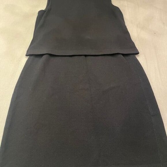 St.John Basics Vintage Black Turtleneck Sleeveless Sweater with Matching Pencil - Picture 3 of 9